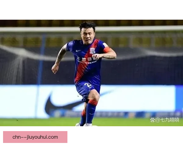 曹赟定在申花首发位置逐渐减少引发球队战术调整思考