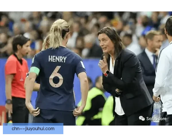 温迪雷纳德：里昂女足传奇中卫仍然稳健如初